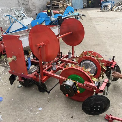 宏鑫加滴灌玉米膜上点播机 红薯辣椒起垄覆膜机 覆膜后播种覆膜机