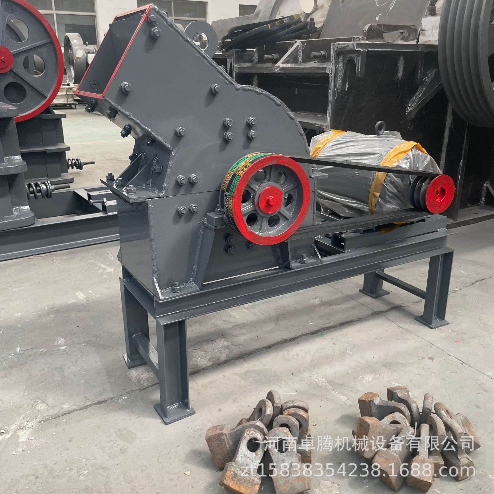 小型家用建筑垃圾砖头混凝土锤式破碎机柴油动力金矿鹅卵石制砂机