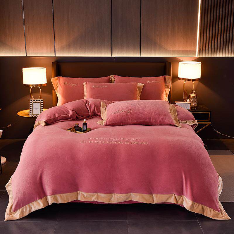 2024新款轻奢纯棉A类母婴级婴儿绒英文刺绣床单款四件套枕套被套