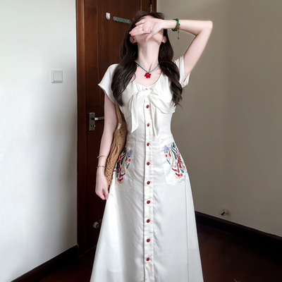 法式白色刺绣碎花连衣裙子女装夏季2025新款爆款独特漂亮绝美长裙