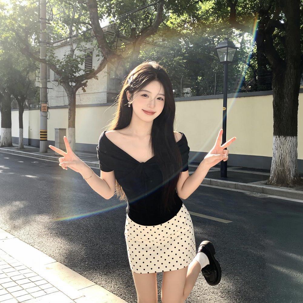 波点包臀半身裙白色半裙子女夏2026新款初夏独特漂亮A字miu系短裙