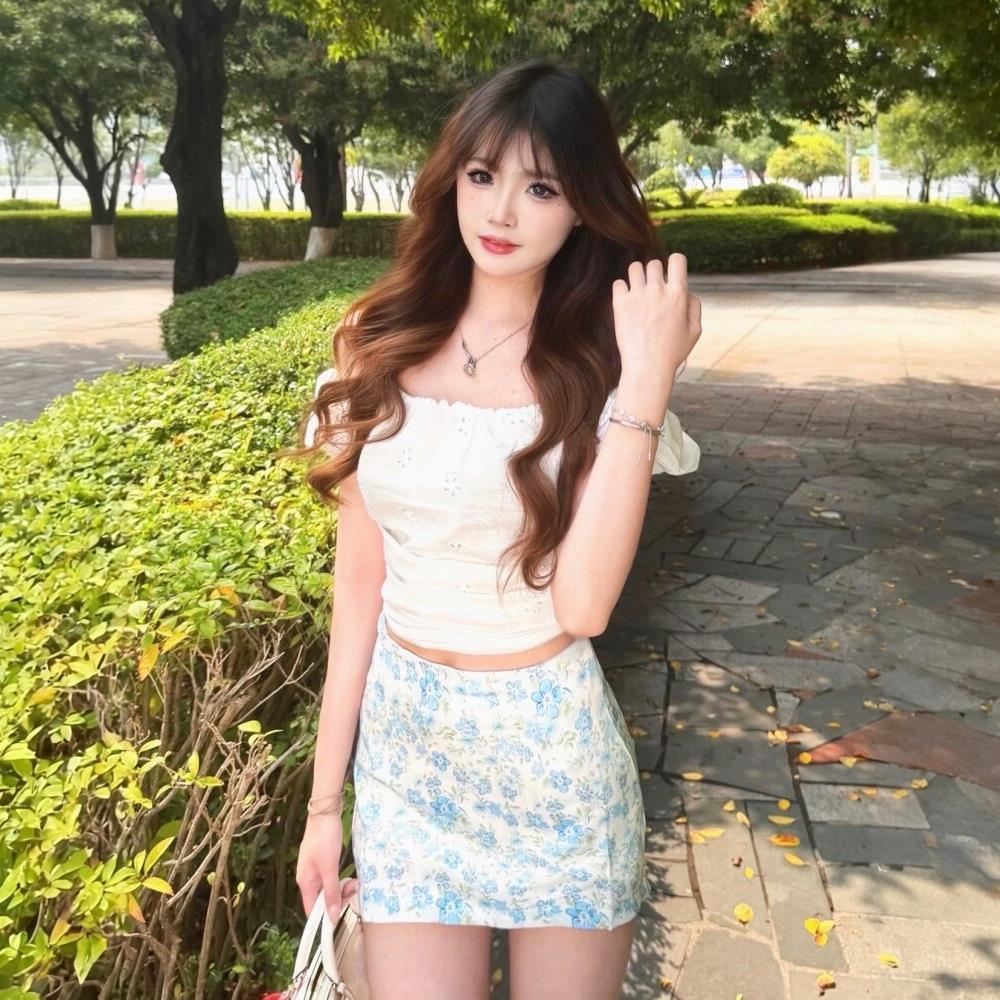 蓝色碎花短裙女春秋夏季2026新款高腰显瘦a字包臀裙遮胯半身裙