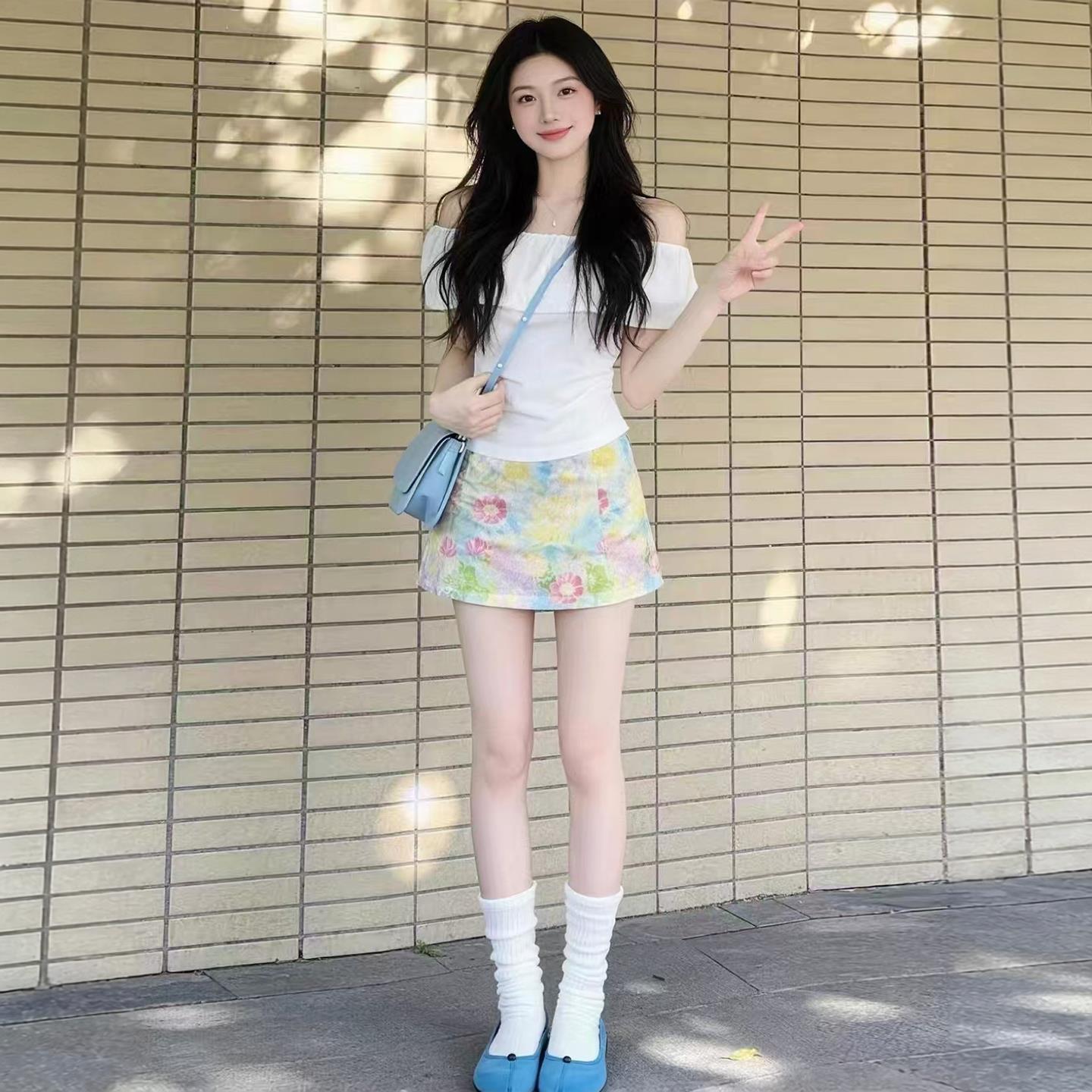 碎花短裙a字包臀裙女夏季短裙度假半身裙子小个子多巴胺2026新款