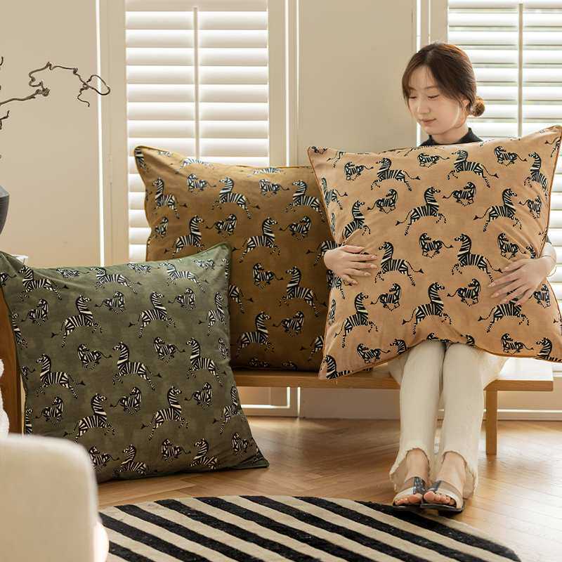 大抱枕沙发客厅轻奢高级感创意2025网红爆款床头靠枕靠垫套不含芯