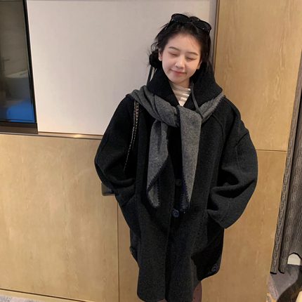 uungchuuu 推荐！百搭单品 三角灰色撞色花边围巾披肩