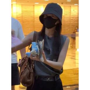 官方旗舰店白鹿同款 独特 苹果印花无袖 T恤小众上衣背心女纯棉夏季