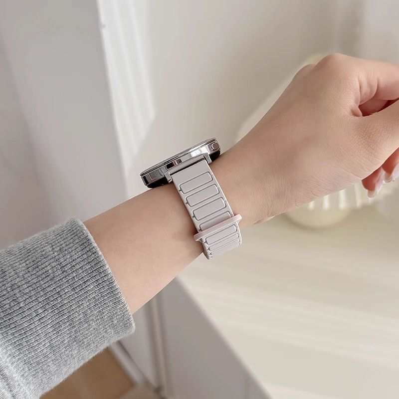 适用gt5华为表带磁吸硅胶watch3gt2pro运动手表透气表带22mm通用