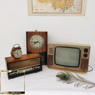 老物件老式收音机挂钟复古80年代怀旧电视机小闹钟影视道具摆件