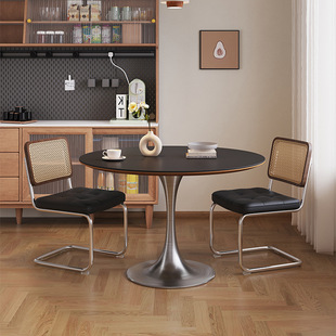 北欧复古实木圆形餐桌家用小户型饭桌现代简约不锈钢郁金香小圆桌