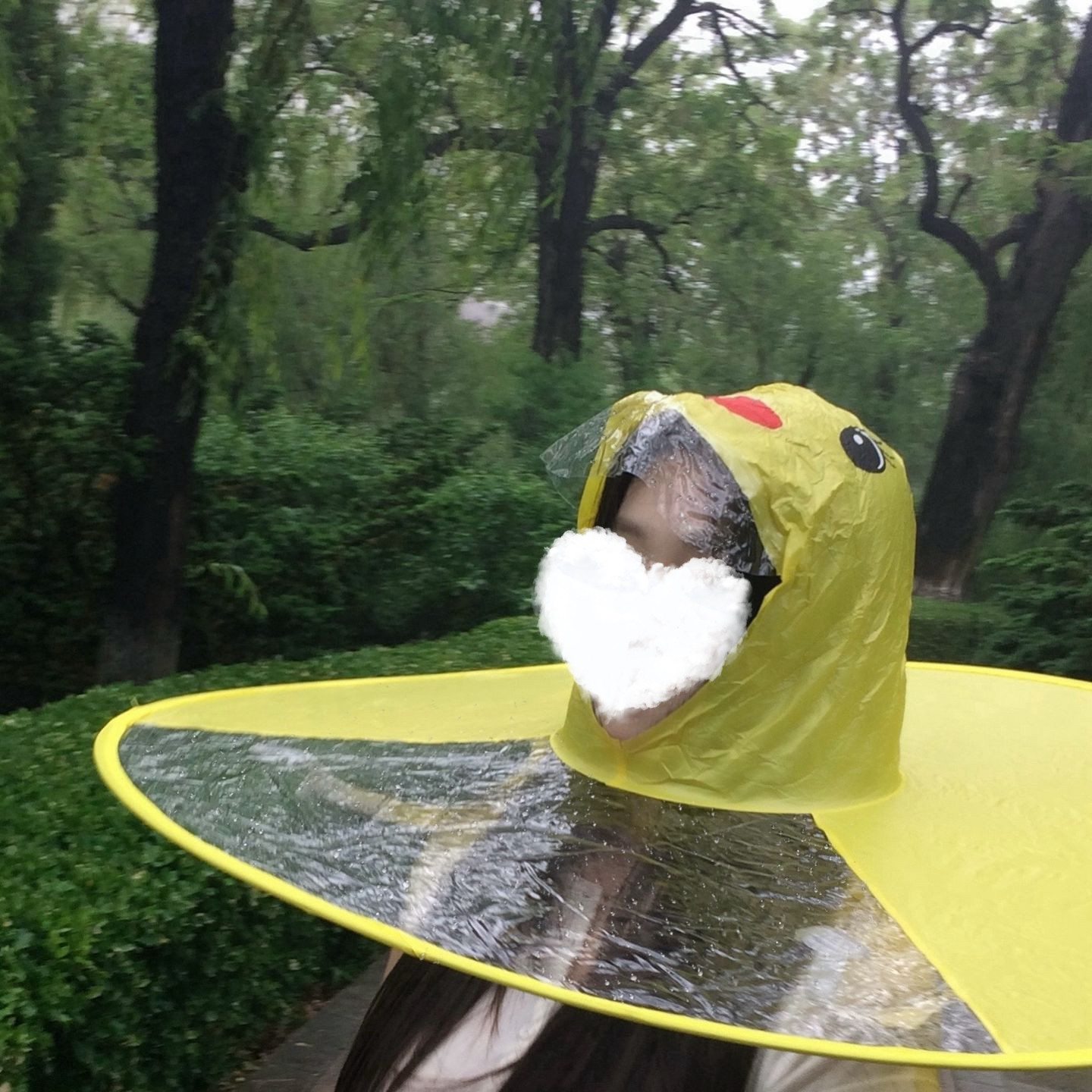 成人儿童同款可爱亲子飞碟雨衣儿童小黄鸭斗篷式雨伞卡通雨帽子
