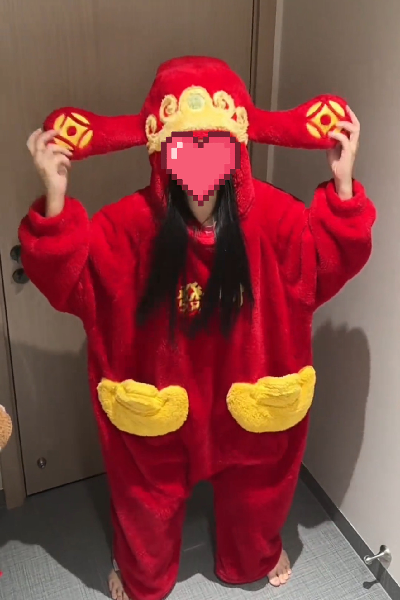 财神爷睡衣女冬加厚保暖红色喜庆卡通可爱睡袍连帽搞怪沙雕家居服