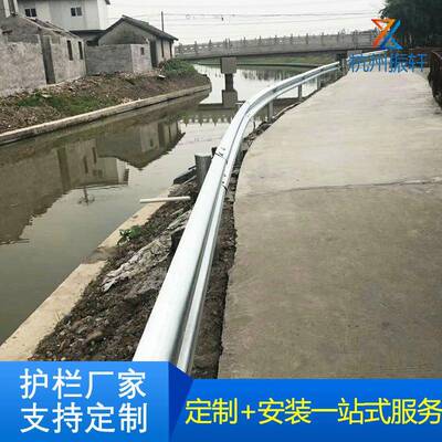 厂家生产杭州高速路波形护栏板公路W型波浪型防撞护栏波形防护栏
