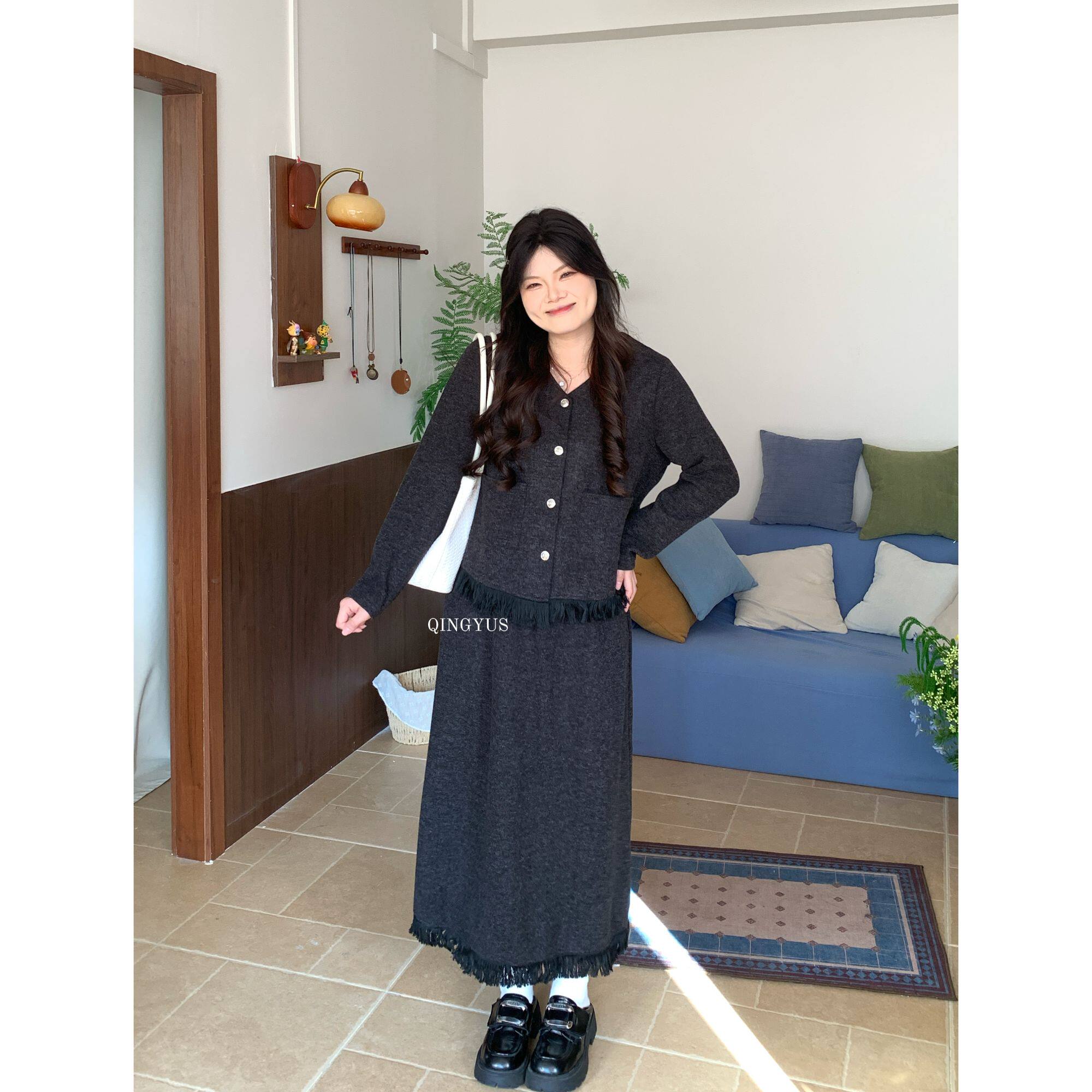青屿衫-微胖大码秋冬韩系高级感流苏V领开衫外套半身裙显瘦两件套