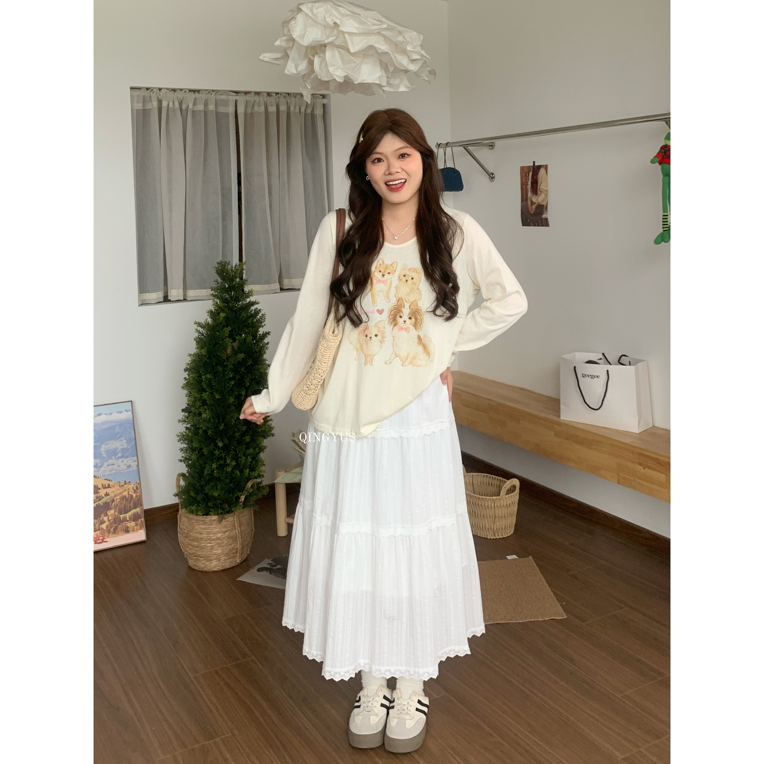 青屿衫-微胖春夏大码韩系减龄卡通小狗印花斜肩罩衫正肩长袖T恤女