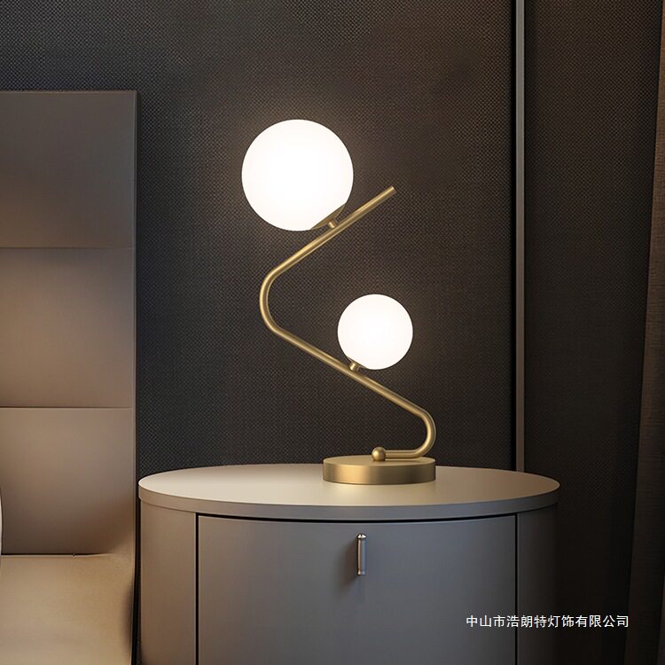 北欧简约暖光玻璃球床头圆灯