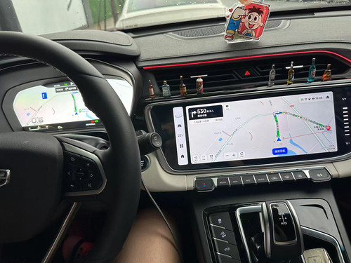 吉利博越升级最新7.5版本高德地图 支持飞屏 支持路口红绿灯读秒