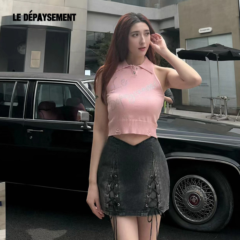 Le Depaysement烫钻LOGO翻领针织背心女设计感修身显瘦无袖上衣