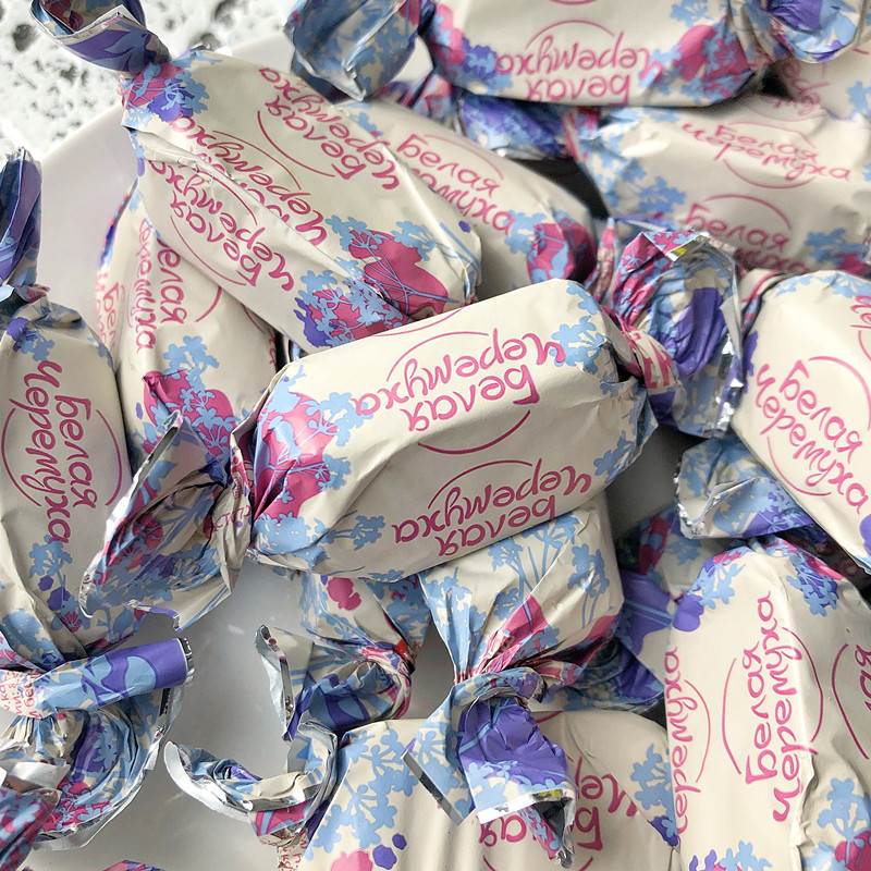 俄罗斯KDV白色樱桃巧克力糖果婚庆喜糖散装年货进口食品包邮零食