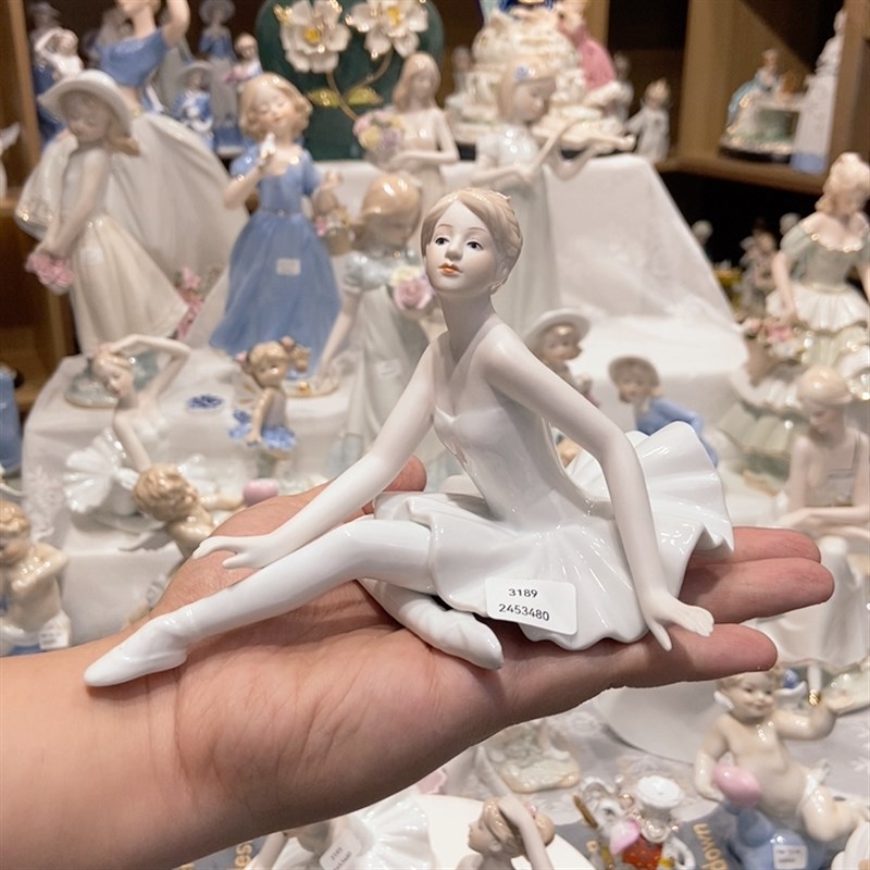 外贸西洋人物芭蕾少n女雅致陶瓷人物瓷偶弹钢琴摆件桌面展厅收藏
