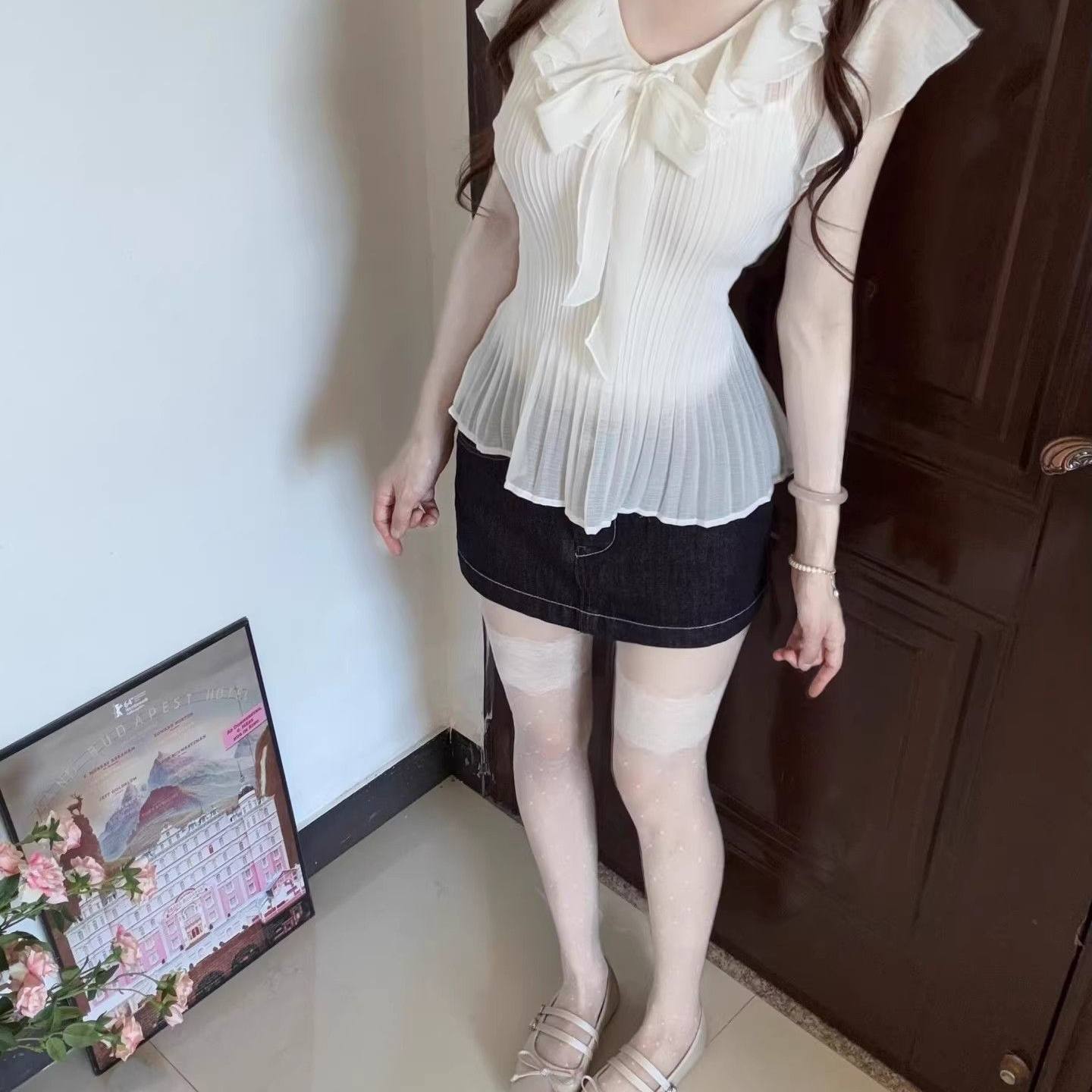 韩式白色V领荷叶边短袖女