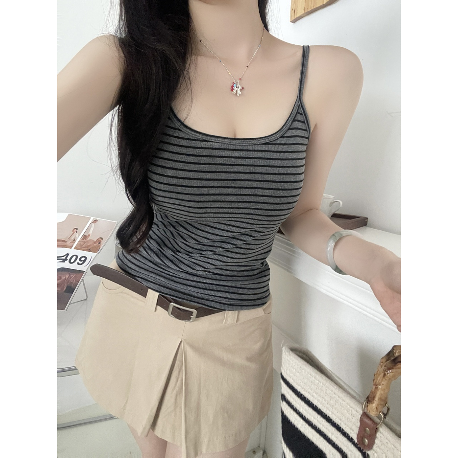 条纹美背吊带一体露胸垫背心