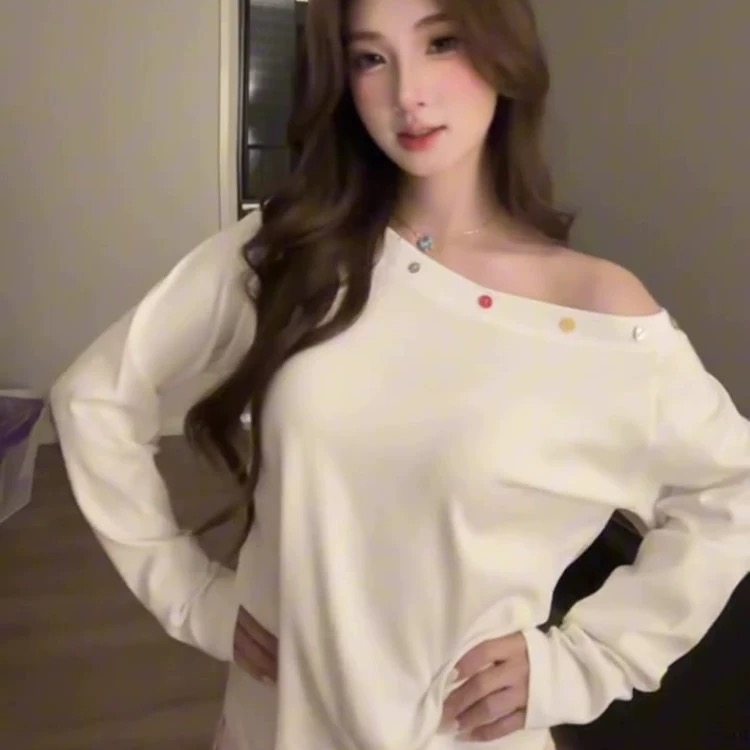 韩系设计感彩色扣子斜肩