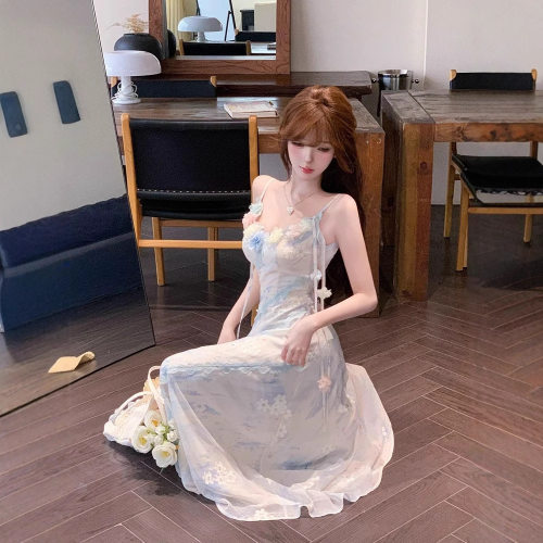海的女儿 度假风设计感立体花朵小众气质甜美收腰碎花海边连衣裙