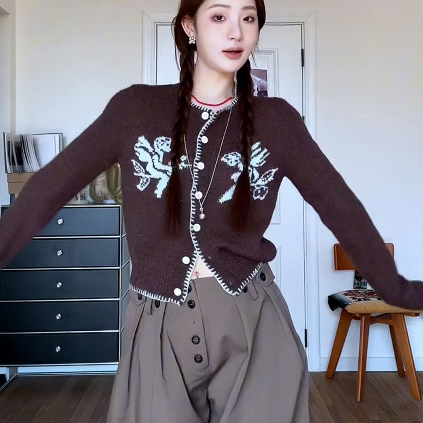 美拉德咖色针织开衫女秋