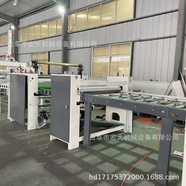 宏大全自动PVC发泡板覆卷机