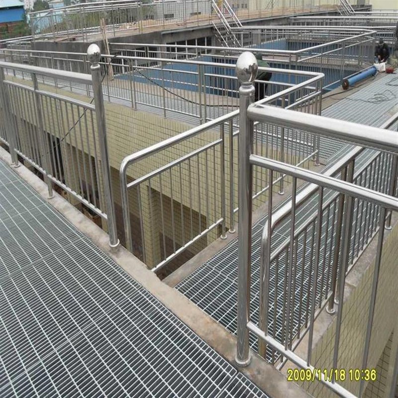 热镀锌钢格板格栅沟盖板楼梯踏步板防滑钢K格板插接踏步网格板齿