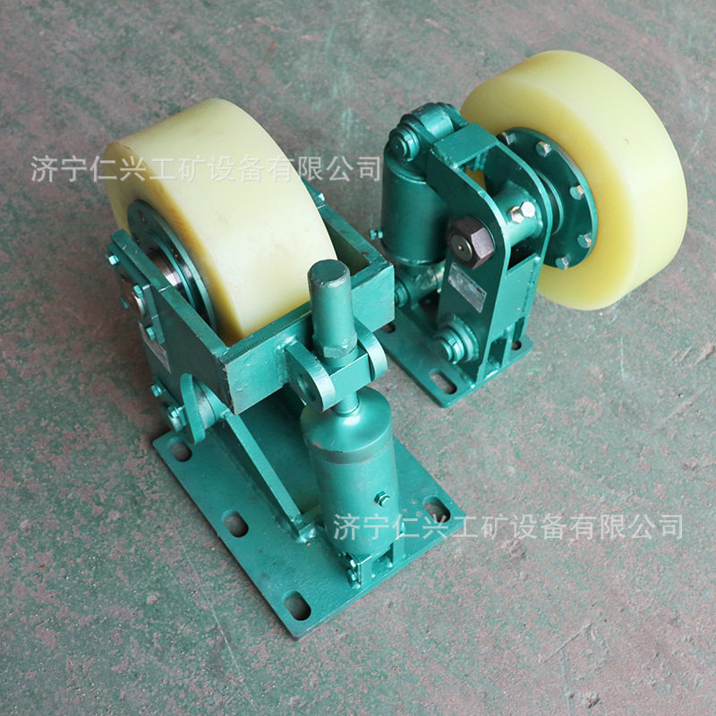 矿用LS30滚轮罐耳双轮 L30滚轮罐耳 煤矿罐笼用聚氨酯滚轮