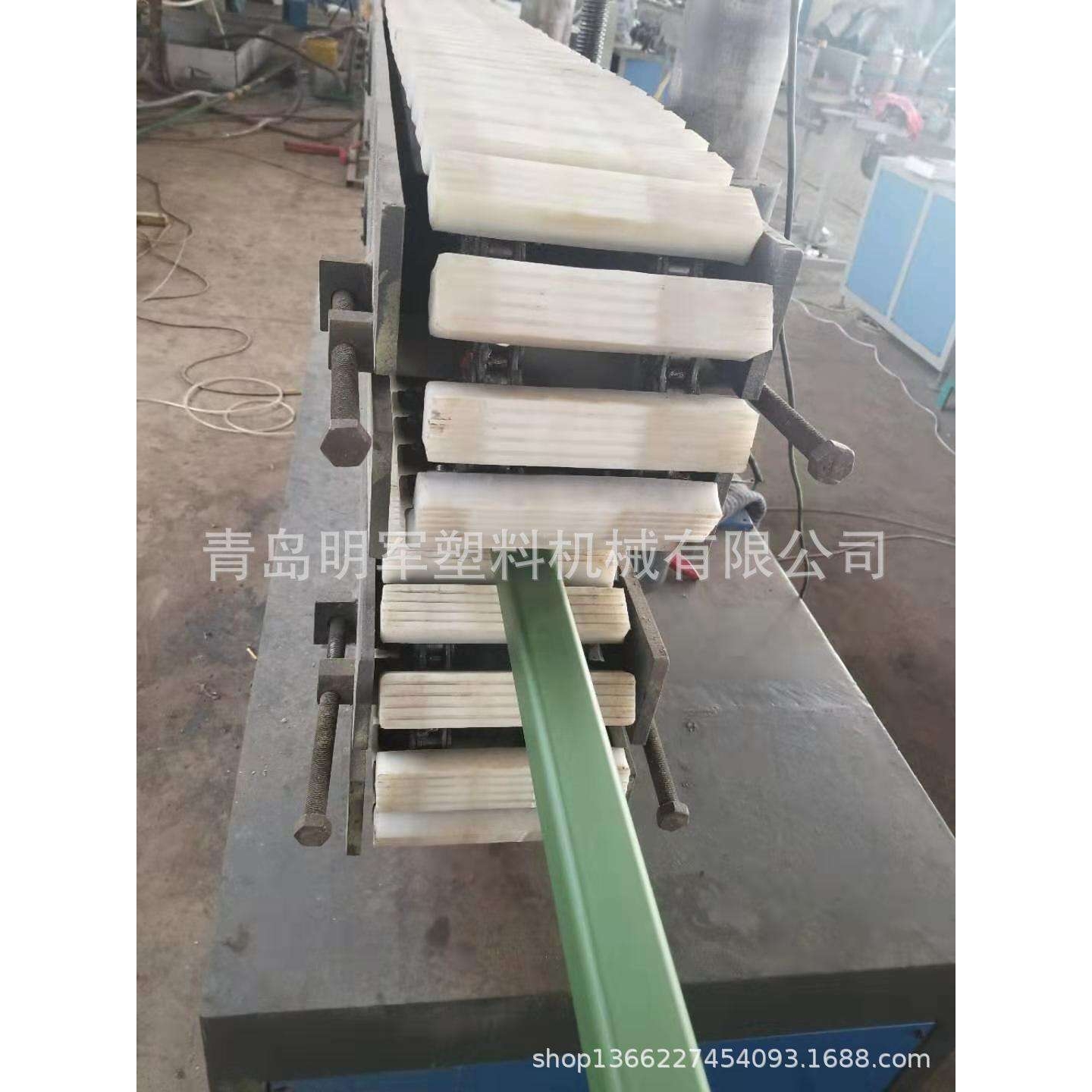 厂家供应履带式牵引机 密封条牵引机 PVC管材牵引机 PP片材牵引机