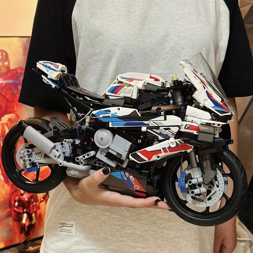 宝马摩托车M1000RR积木拼装模型高难度大型男孩益智玩具生日礼物6