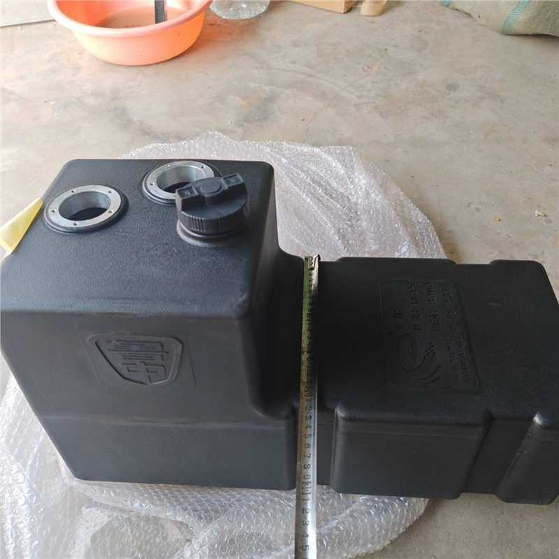 泰山鲁中604拖拉机燃油箱具体尺寸联系客服柴油箱大全塑料油箱