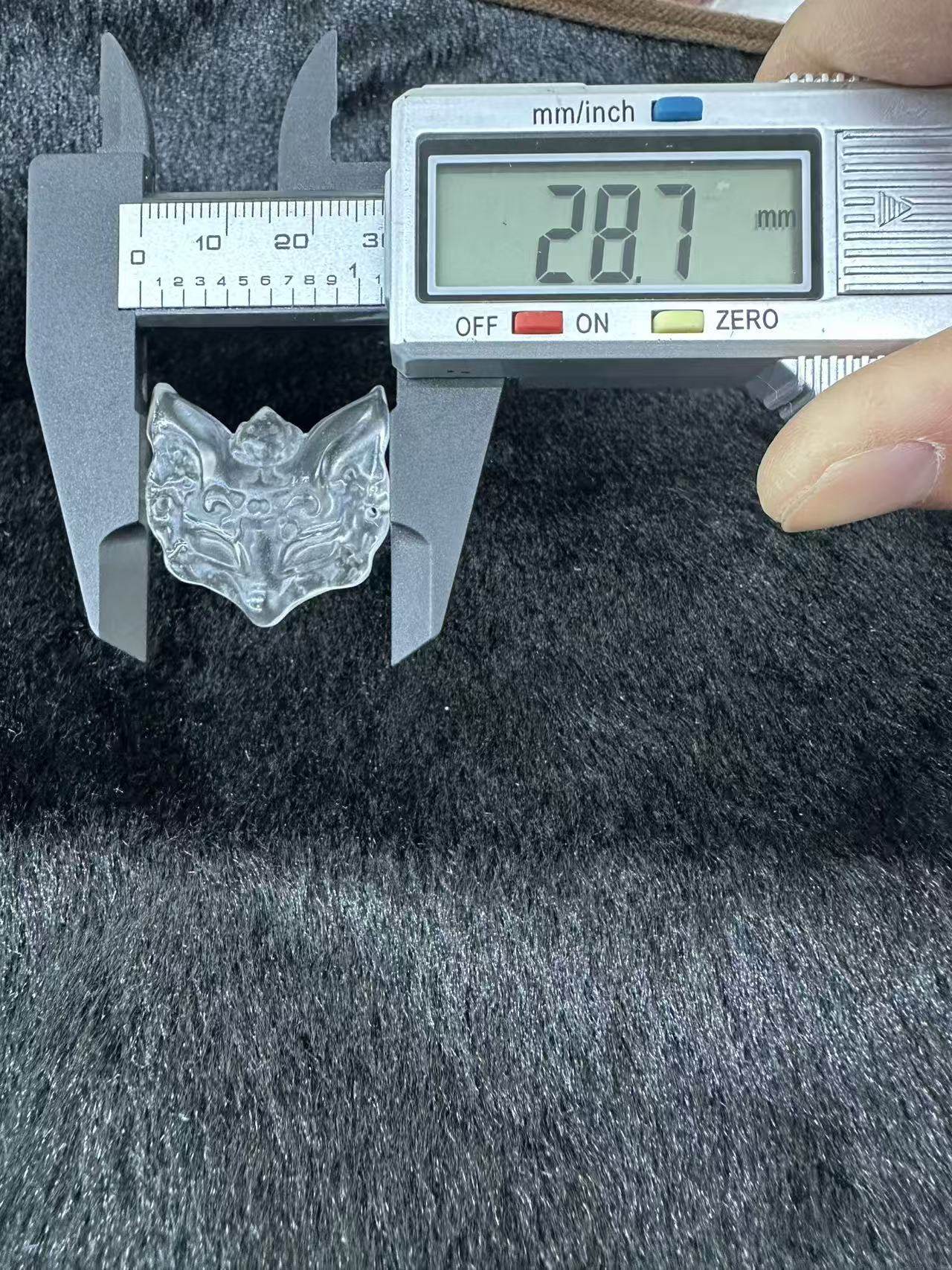 天然白水晶狐狸雕刻件原石精雕男女款吊坠挂件饰品礼物