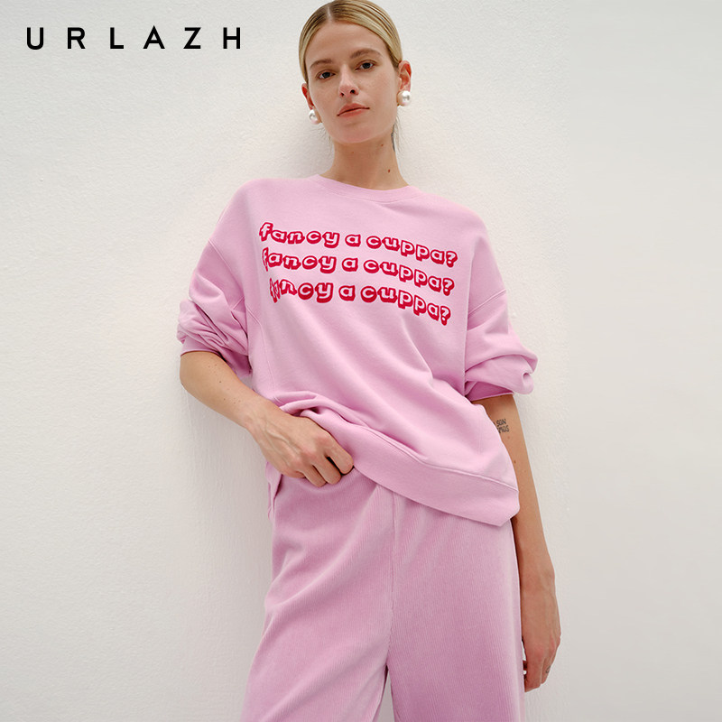URLAZH有兰冬季新款糖果粉休闲圆领字母植绒宽松落肩长袖套头卫衣