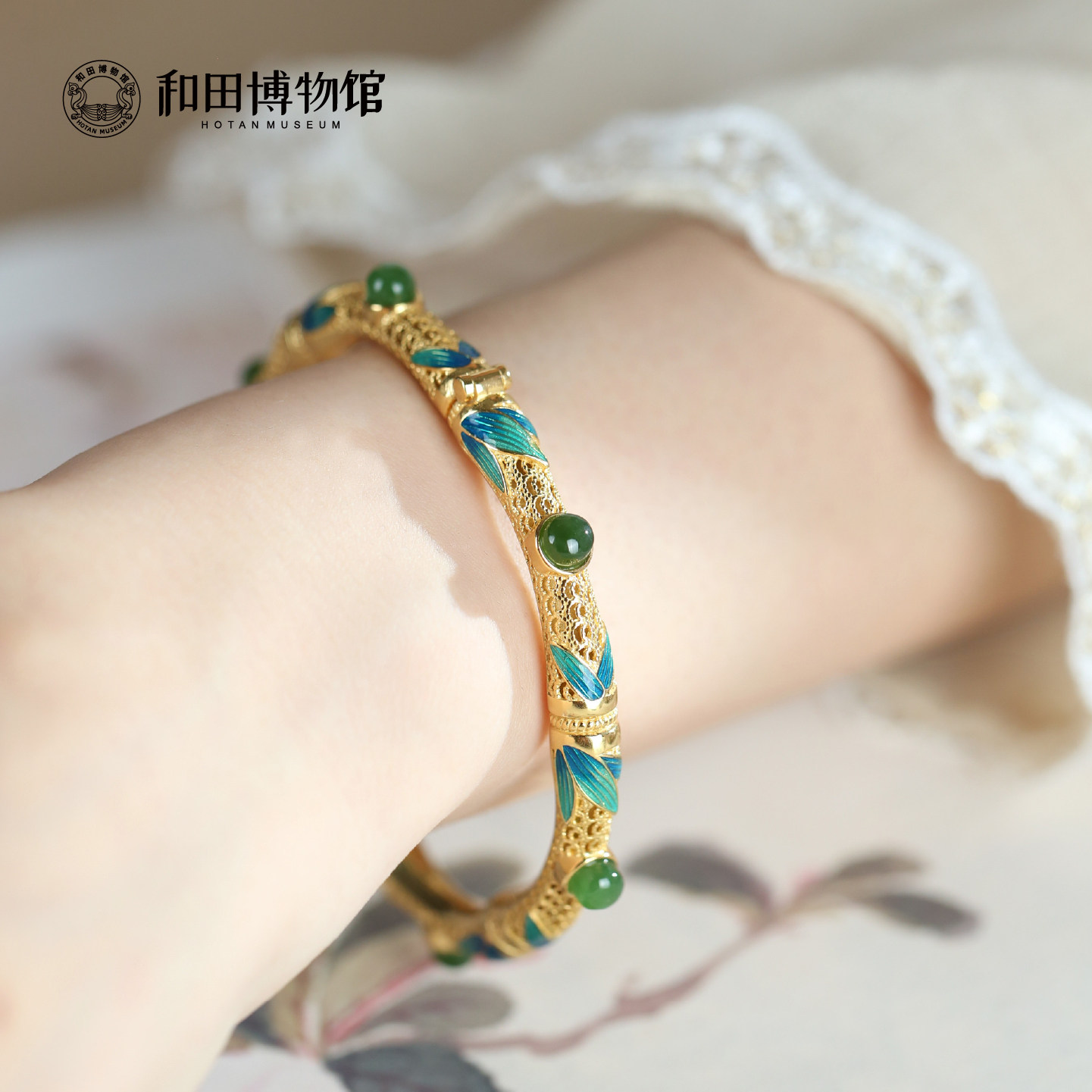 新疆和田博物馆S925纯银镶嵌和田碧玉手镯老婆新年礼物新疆伴手礼