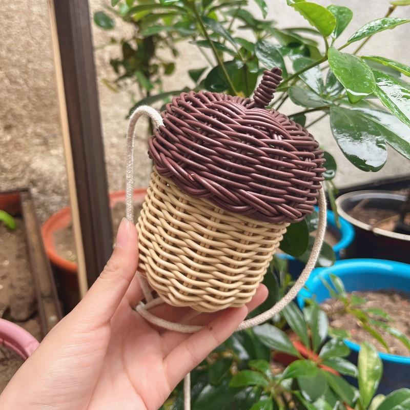 夏天儿童可爱mini装饰小包包女童藤编橡果包网红宝斜挎松果编织包