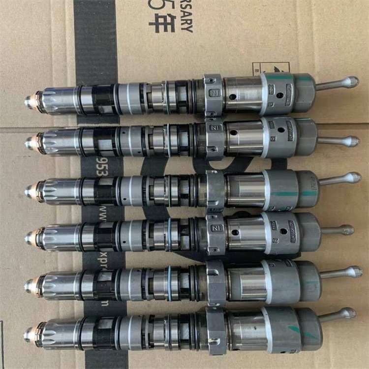107喷油器6560-11-1114pc1250-7挖掘机配件底盘黄油池
