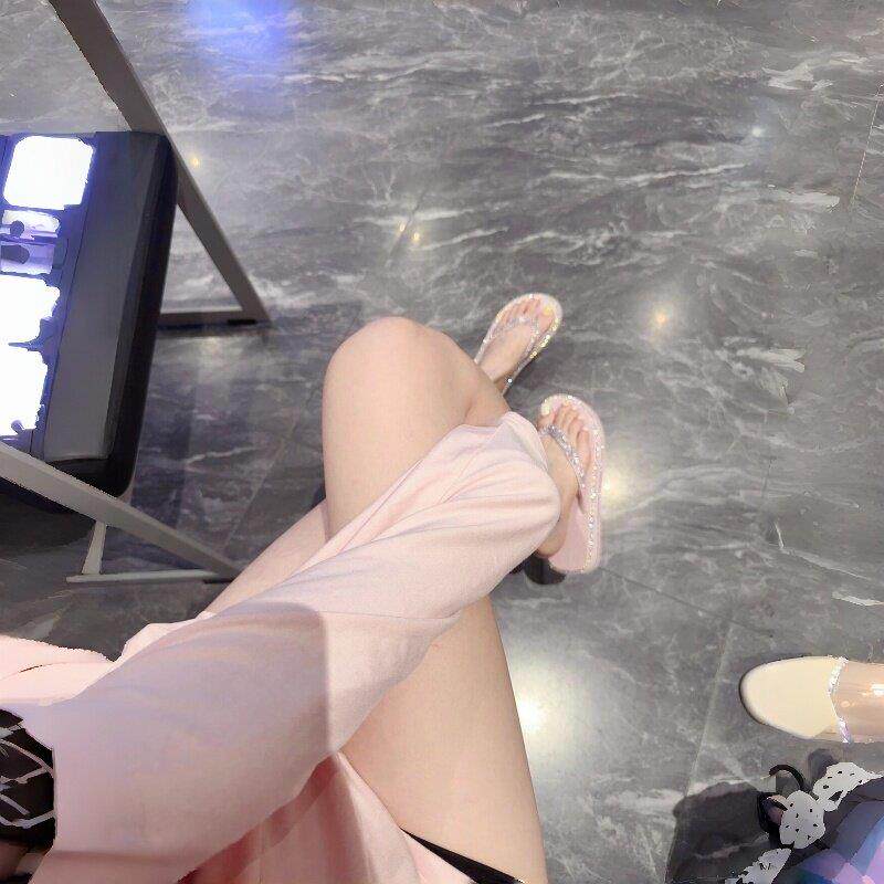 拖鞋粉色水钻人字拖绝美不累脚增高海边散步防滑耐磨配裙子凉拖