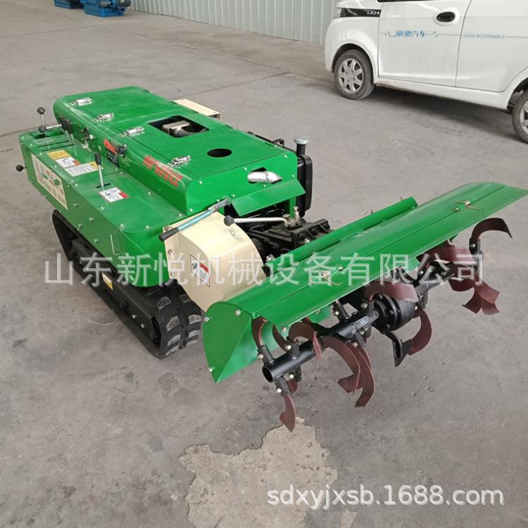 果树开沟施肥机 35马力履带旋耕除草机 多功能田园管理机
