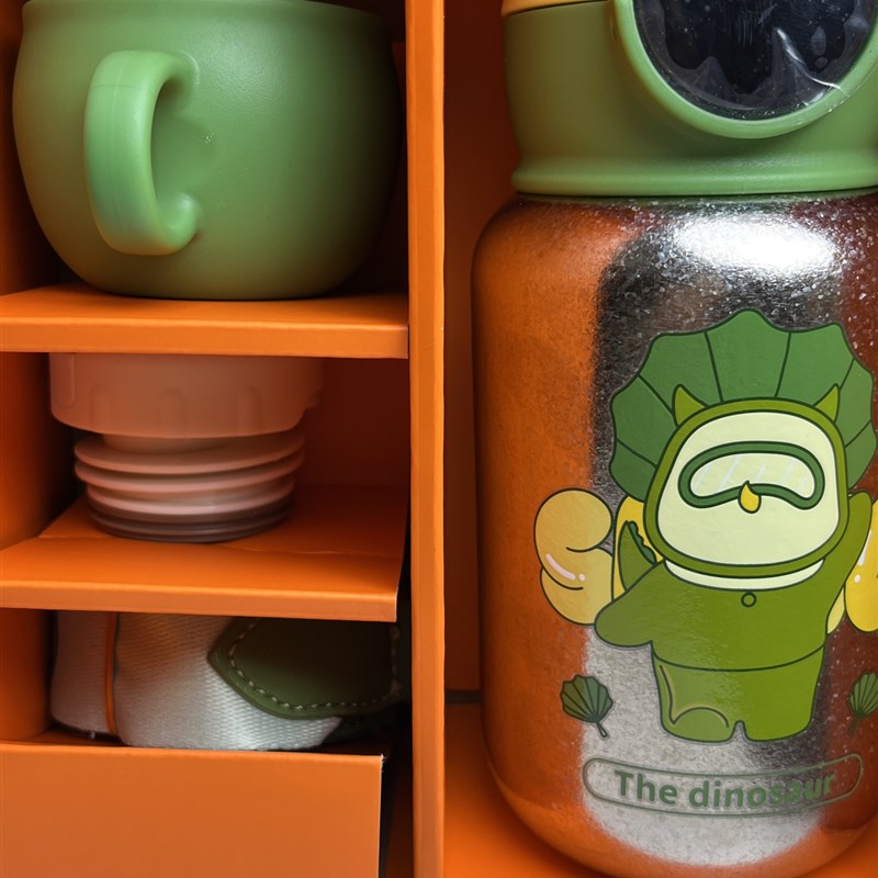 纯钛儿童保温j杯带吸管水壶带包便携水杯学生幼儿园