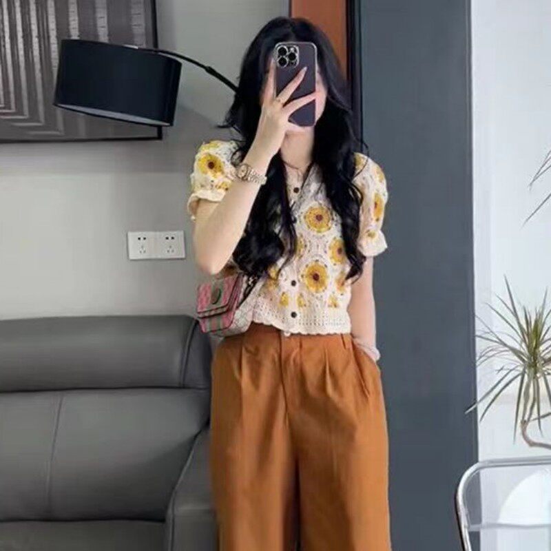推荐夏季新款短袖女网红外穿别致感法式泡泡袖渡假风百搭镂空方领