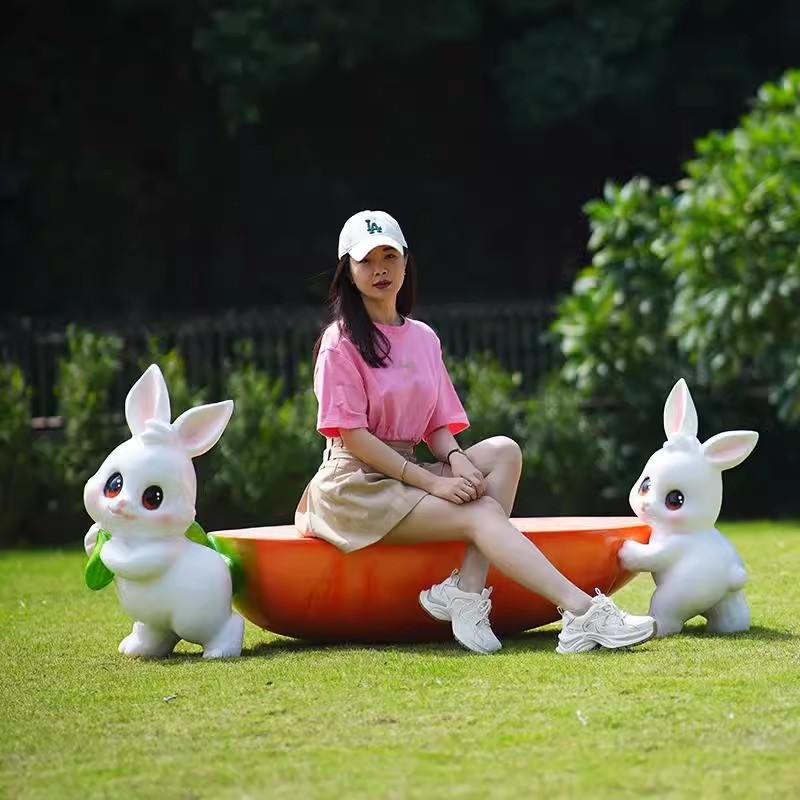 户外创意兔子玻璃钢雕塑摆件花园庭院园林草坪幼儿园小区动物装饰