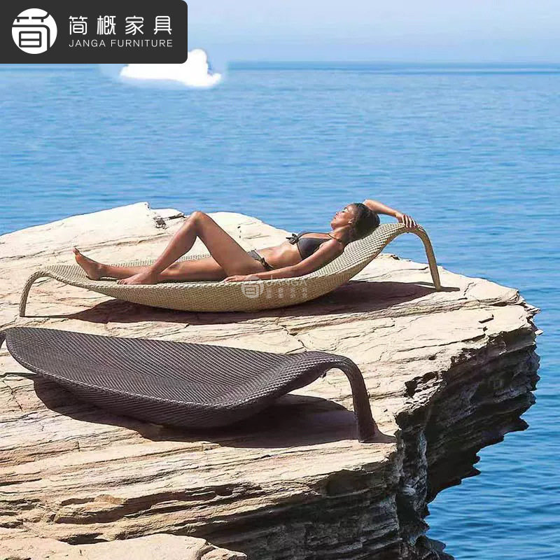 户外别墅泳池躺床休闲度假酒店沙滩藤编躺椅创意叶子露天日光浴椅