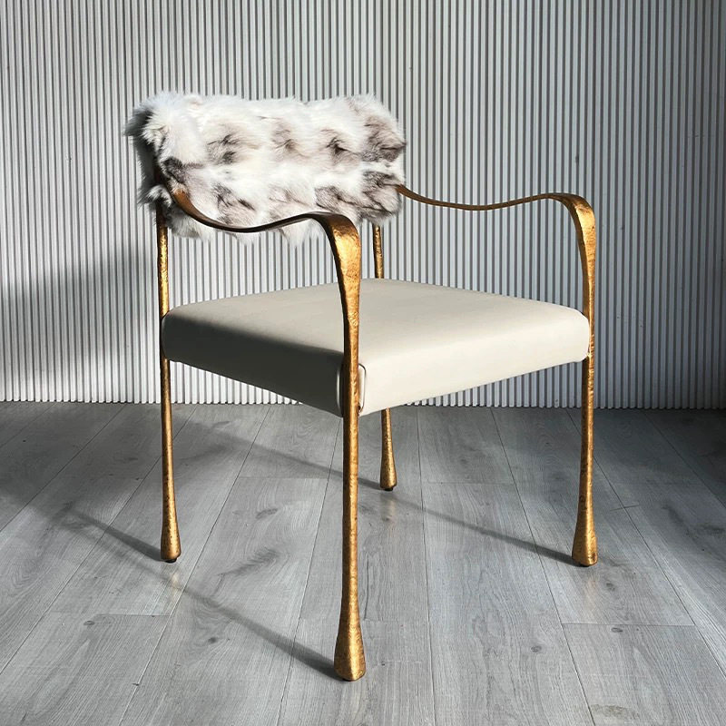 意式黄铜餐椅轻奢高级感家用扶手椅高端豪宅现代金属靠背接待椅