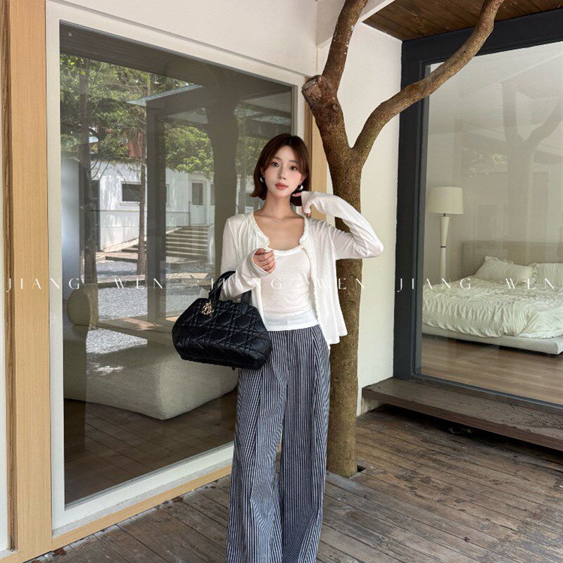 姜雯灰色小吊带针织开衫两件套装套毛边背心短款上衣长袖外套春秋