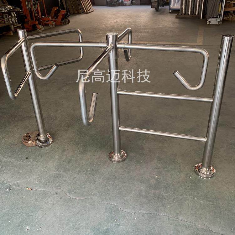 陆丰超市单向进出口器不锈钢手动十字栏杆栅栏旋转门景区单向门