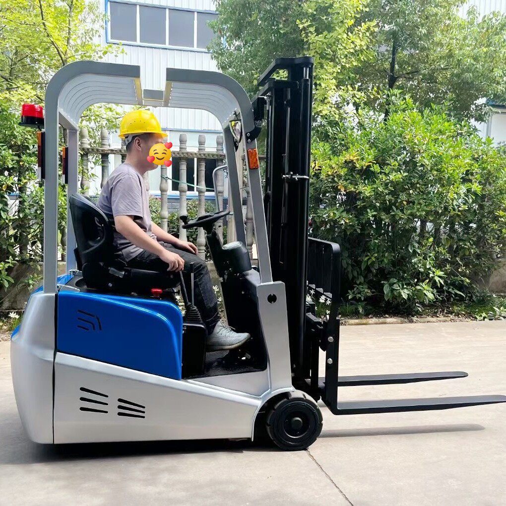 普尔夫座驾式三支点0.5吨电动叉车1.吨小型液压搬运车三轮电叉车