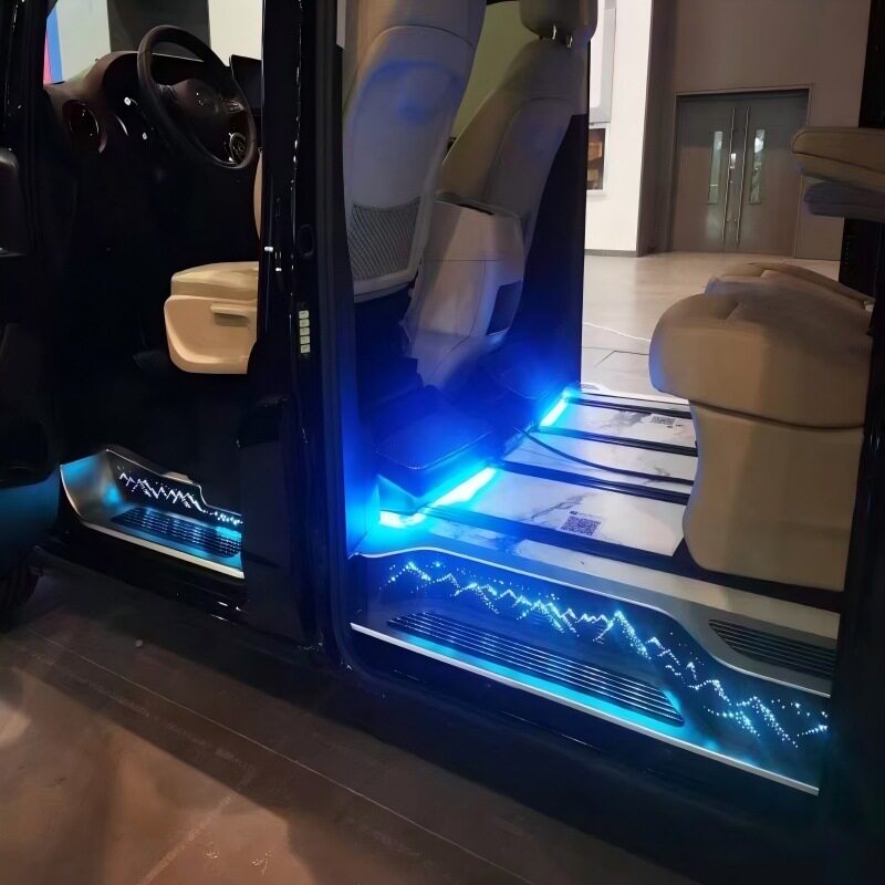 适用于奔驰威霆门槛条带灯迎宾踏板铝合金碳纤维大包围脚踏